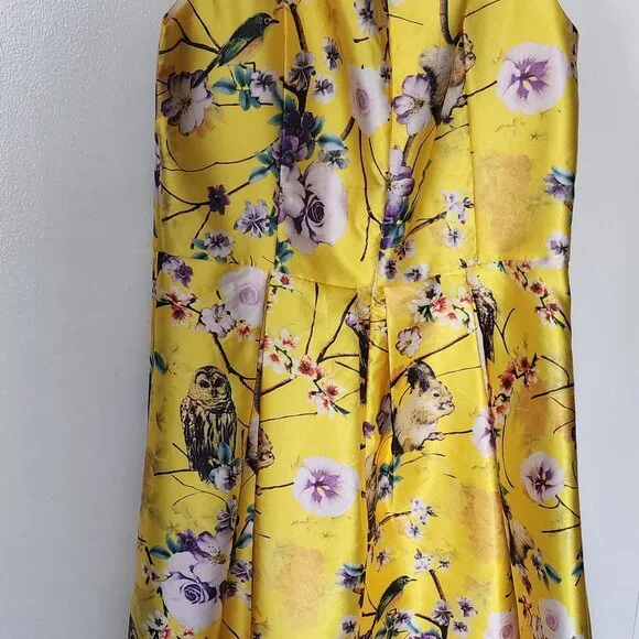 Gorgeous yellow animal patter dress - Picture 3 of 7